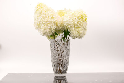 Grand vase vintage en cristal ciselé et transparent Grand vase vintage en cristal ciselé et transparent