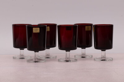 6 petits verres rouges rubis à pied Luminarc 6 petits verres rouges rubis à pied Luminarc
