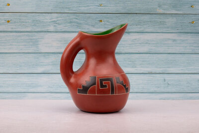 Grand pichet aux motifs aztèques Grand pichet aux motifs aztèques