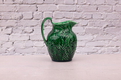 Pichet vintage Wedgwood en majolique anglaise vert Pichet vintage Wedgwood en majolique anglaise vert