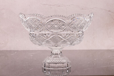 Grande coupe en cristal sur pied Grande coupe en cristal sur pied