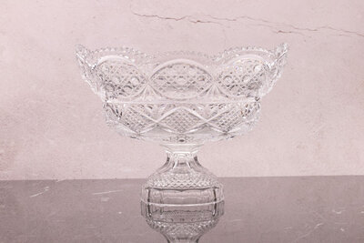 Grande coupe en cristal sur pied Grande coupe en cristal sur pied