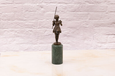 Sculpture en bronze Jeune Pêcheuse Sculpture en bronze Jeune Pêcheuse